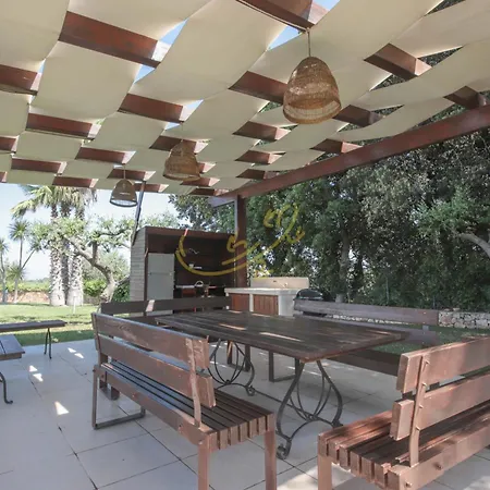 Td Trulli Bruco Large Pool For Family Fun بيت للعطل