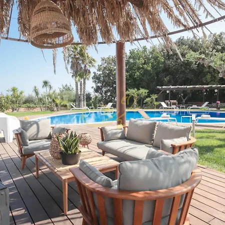 Td Trulli Bruco Large Pool For Family Fun مونوبولي